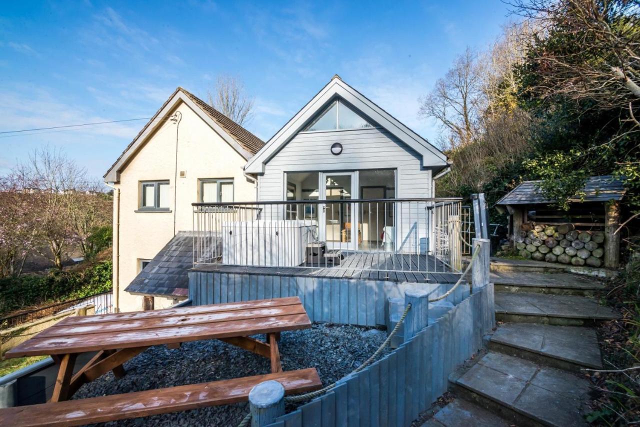Rock Cottage - 3 Bedroom Holiday Home - Fishguard Exterior photo